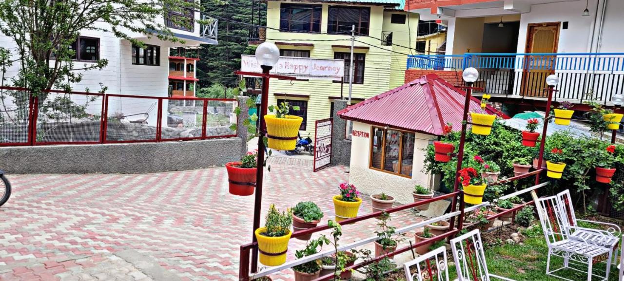 Hotel Chetna Manāli Екстериор снимка