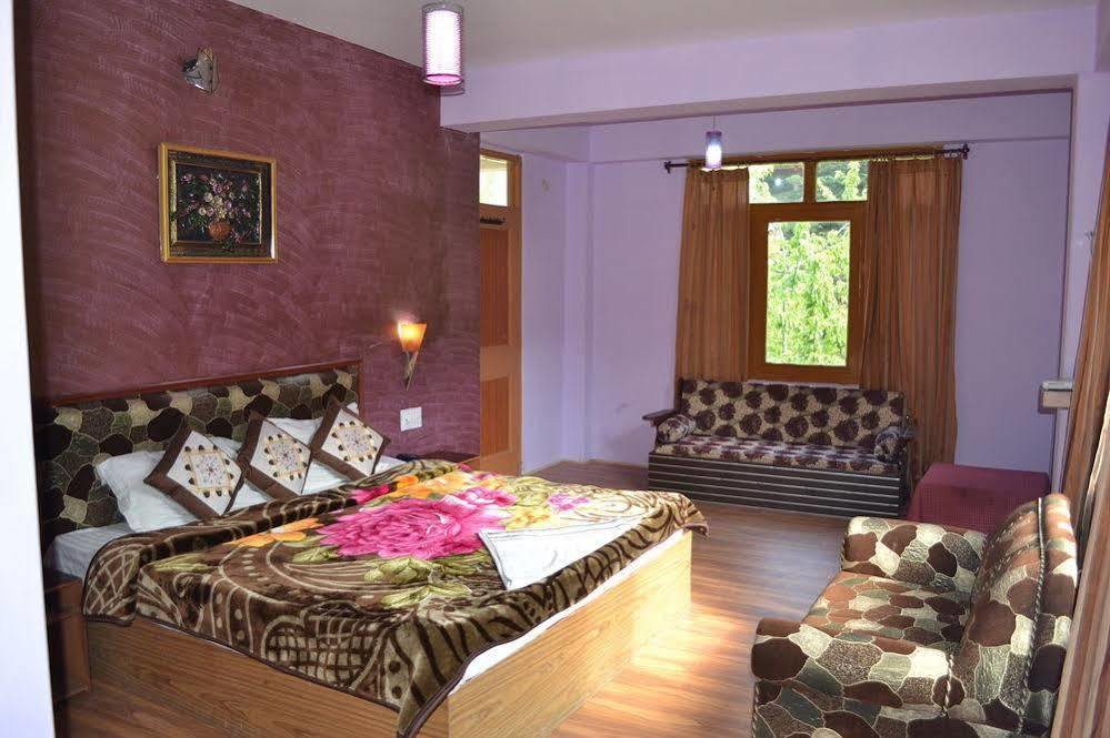 Hotel Chetna Manāli Екстериор снимка