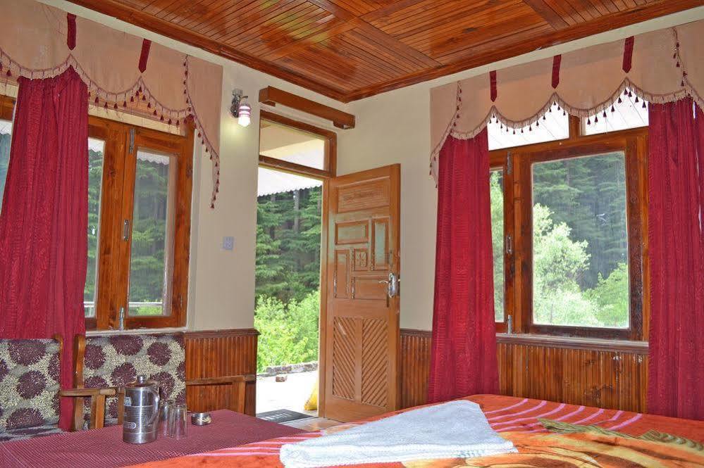 Hotel Chetna Manāli Екстериор снимка