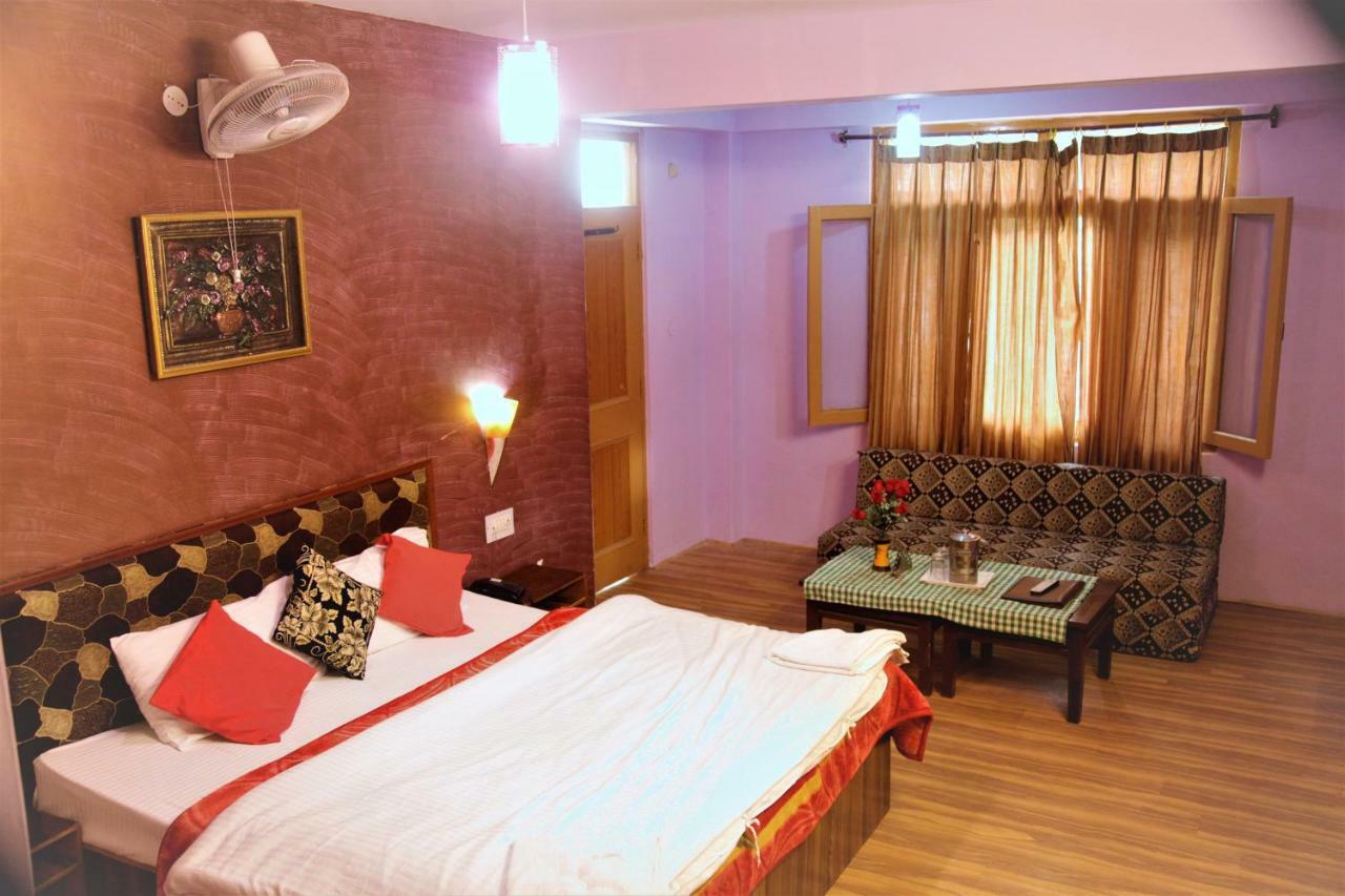 Hotel Chetna Manāli Екстериор снимка