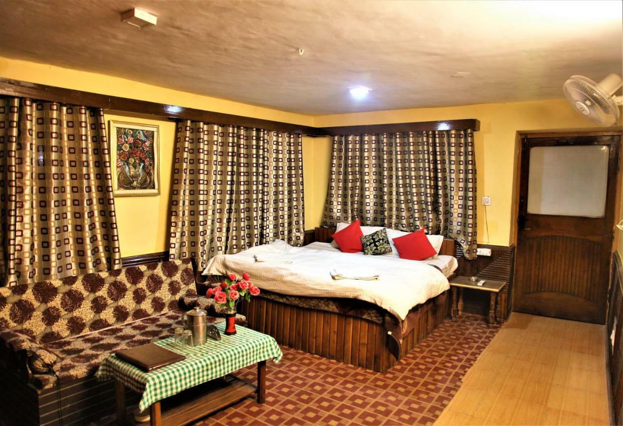 Hotel Chetna Manāli Екстериор снимка